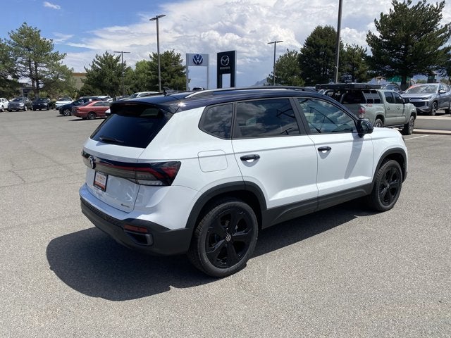 2026 Volkswagen Taos SE Black