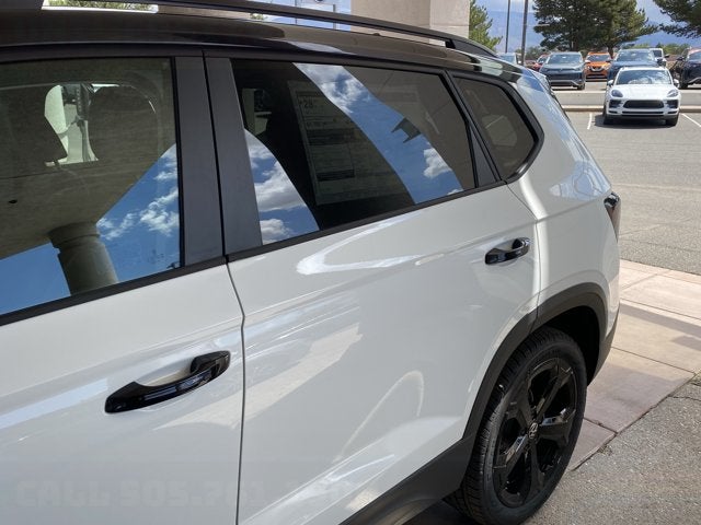 2026 Volkswagen Taos SE Black