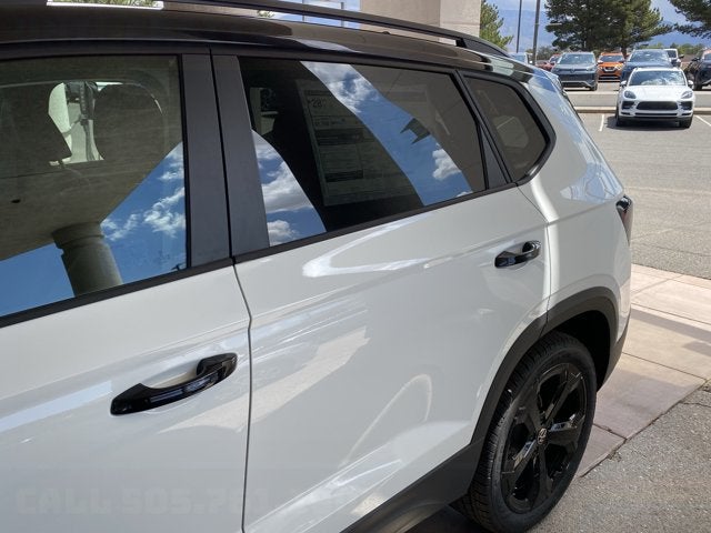 2026 Volkswagen Taos SE Black