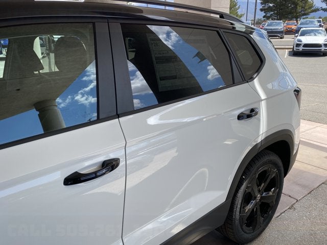 2026 Volkswagen Taos SE Black