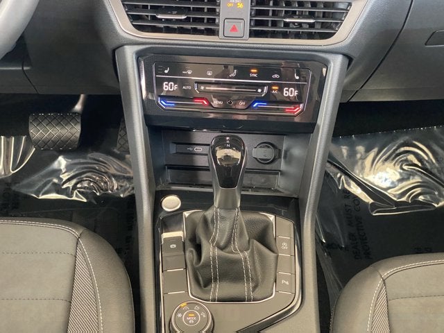 2026 Volkswagen Taos SE Black