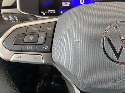 2026 Volkswagen Taos SE Black