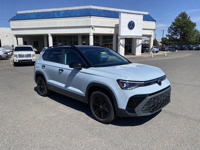 2026 Volkswagen Taos SE Black