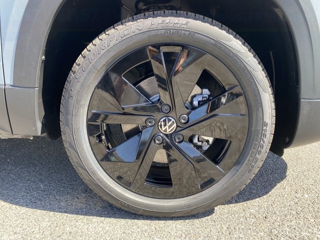 2026 Volkswagen Taos SE Black