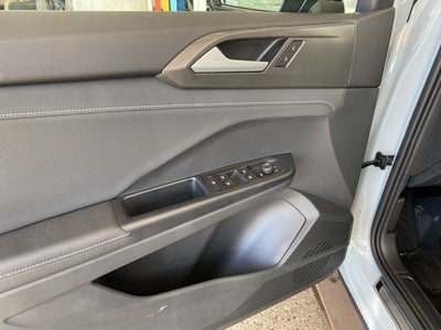 2026 Volkswagen Taos SE Black