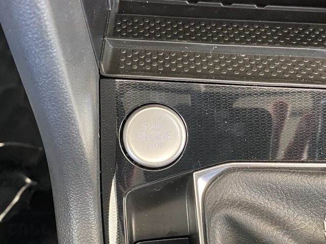2026 Volkswagen Taos SE Black