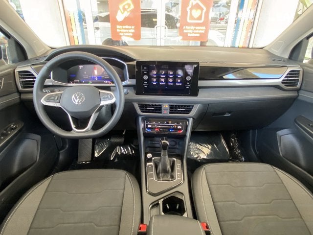 2026 Volkswagen Taos SE Black