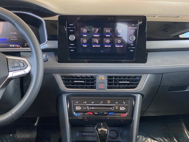 2026 Volkswagen Taos SE Black