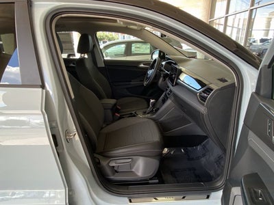 2026 Volkswagen Taos SE Black