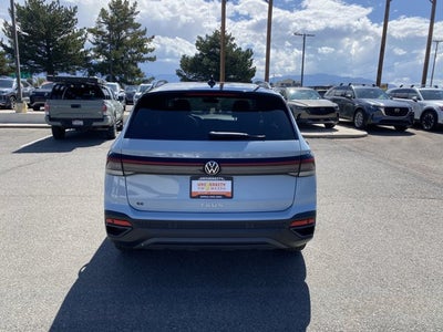 2026 Volkswagen Taos SE Black