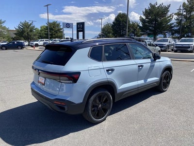 2026 Volkswagen Taos SE Black