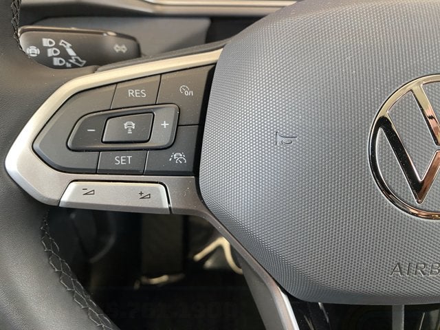2026 Volkswagen Taos SE Black