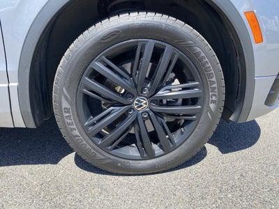 2022 Volkswagen Tiguan 2.0T SE R-Line Black