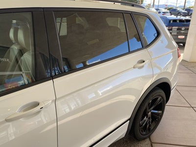 2023 Volkswagen Tiguan 2.0T SE R-Line Black