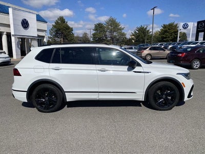 2024 Volkswagen Tiguan 2.0T SE R-Line Black