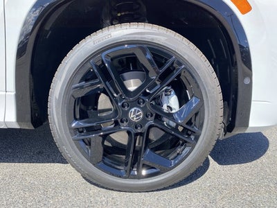 2025 Volkswagen Tiguan SE R-Line Black