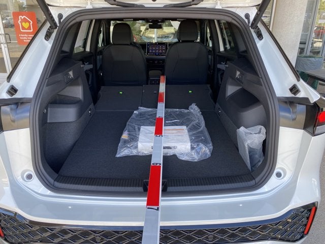 2025 Volkswagen Tiguan SE R-Line Black