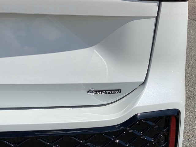 2025 Volkswagen Tiguan SE R-Line Black