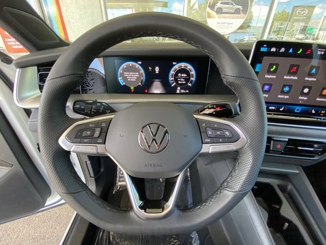 2025 Volkswagen Tiguan SE R-Line Black