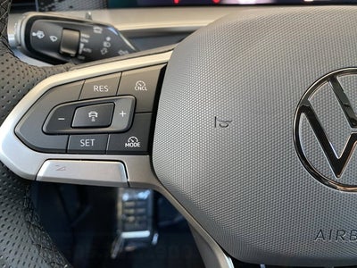 2025 Volkswagen Tiguan SE R-Line Black