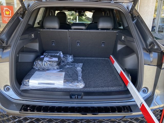 2025 Volkswagen Tiguan SE R-Line Black