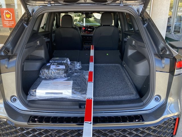 2025 Volkswagen Tiguan SE R-Line Black