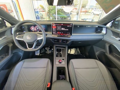 2025 Volkswagen Tiguan SE R-Line Black