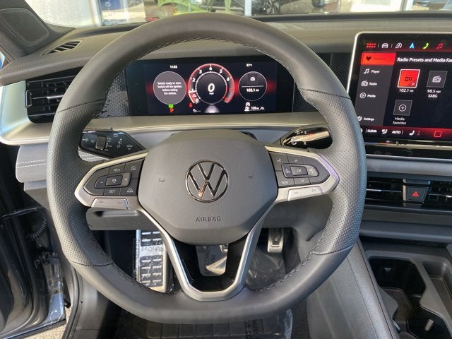 2025 Volkswagen Tiguan SE R-Line Black