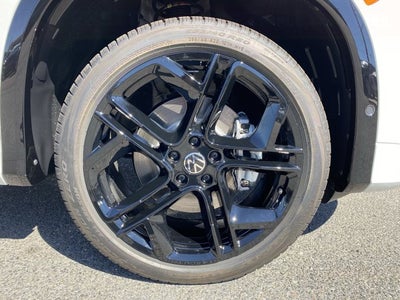 2025 Volkswagen Tiguan SE R-Line Black