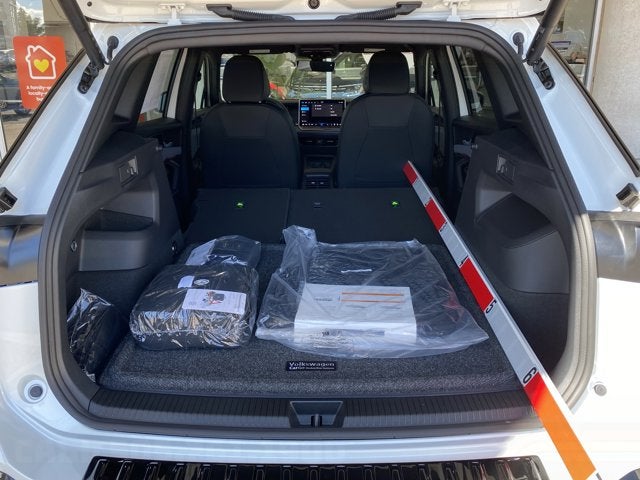 2025 Volkswagen Tiguan SE R-Line Black