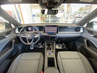 2025 Volkswagen Tiguan SE R-Line Black