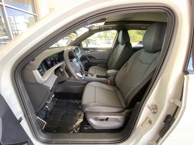 2025 Volkswagen Tiguan SE R-Line Black