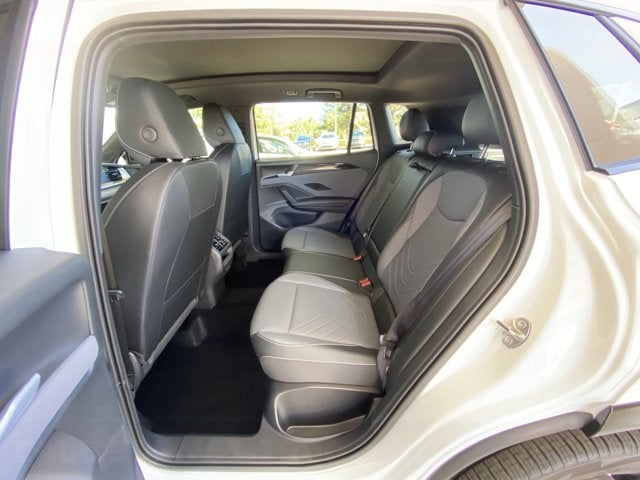 2025 Volkswagen Tiguan SE R-Line Black