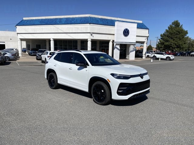 2025 Volkswagen Tiguan SE R-Line Black