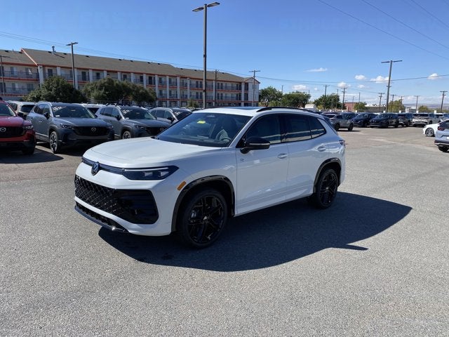 2025 Volkswagen Tiguan SE R-Line Black