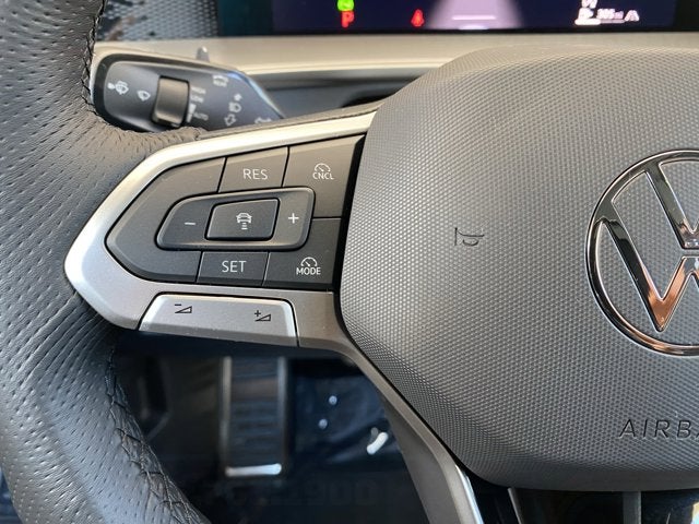 2025 Volkswagen Tiguan SE R-Line Black