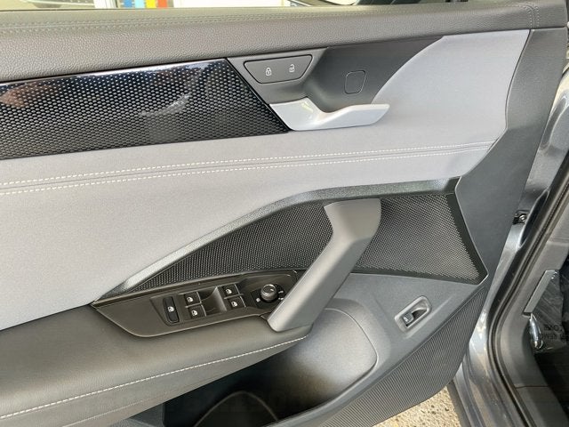 2025 Volkswagen Tiguan SE