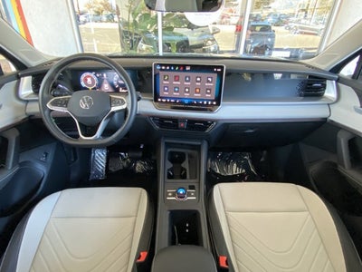 2025 Volkswagen Tiguan 2.0T SE