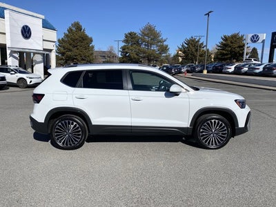 2025 Volkswagen Taos 1.5T SE