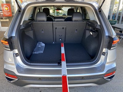 2026 Volkswagen Taos SE