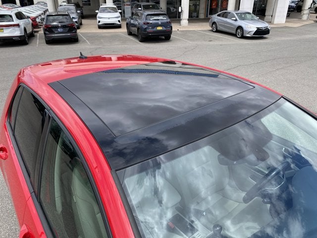 2017 Volkswagen Golf Wolfsburg Edition