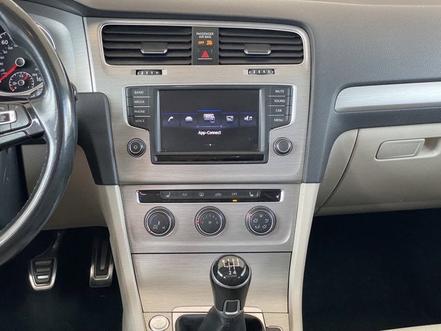 2017 Volkswagen Golf Wolfsburg Edition