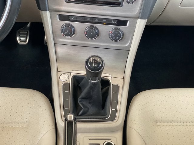 2017 Volkswagen Golf Wolfsburg Edition