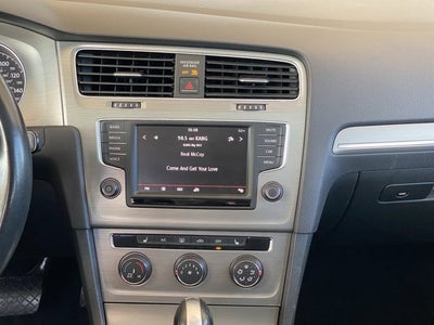 2016 Volkswagen Golf TSI SE 4-Door