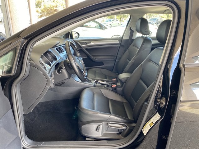 2016 Volkswagen Golf TSI SE 4-Door