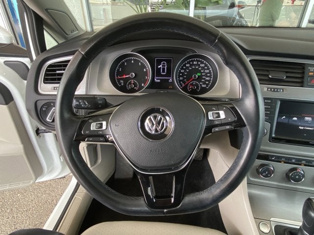 2016 Volkswagen Golf TSI SE 4-Door