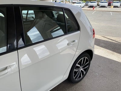 2016 Volkswagen Golf TSI SE 4-Door
