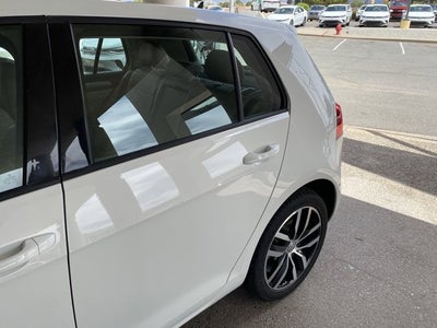 2016 Volkswagen Golf TSI SE 4-Door