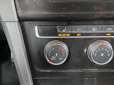 2017 Volkswagen GOLF GTI Base