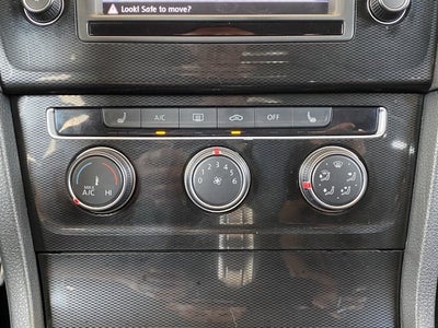 2017 Volkswagen GOLF GTI Base